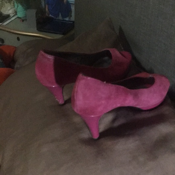 Shoes - Picture 2 of 3